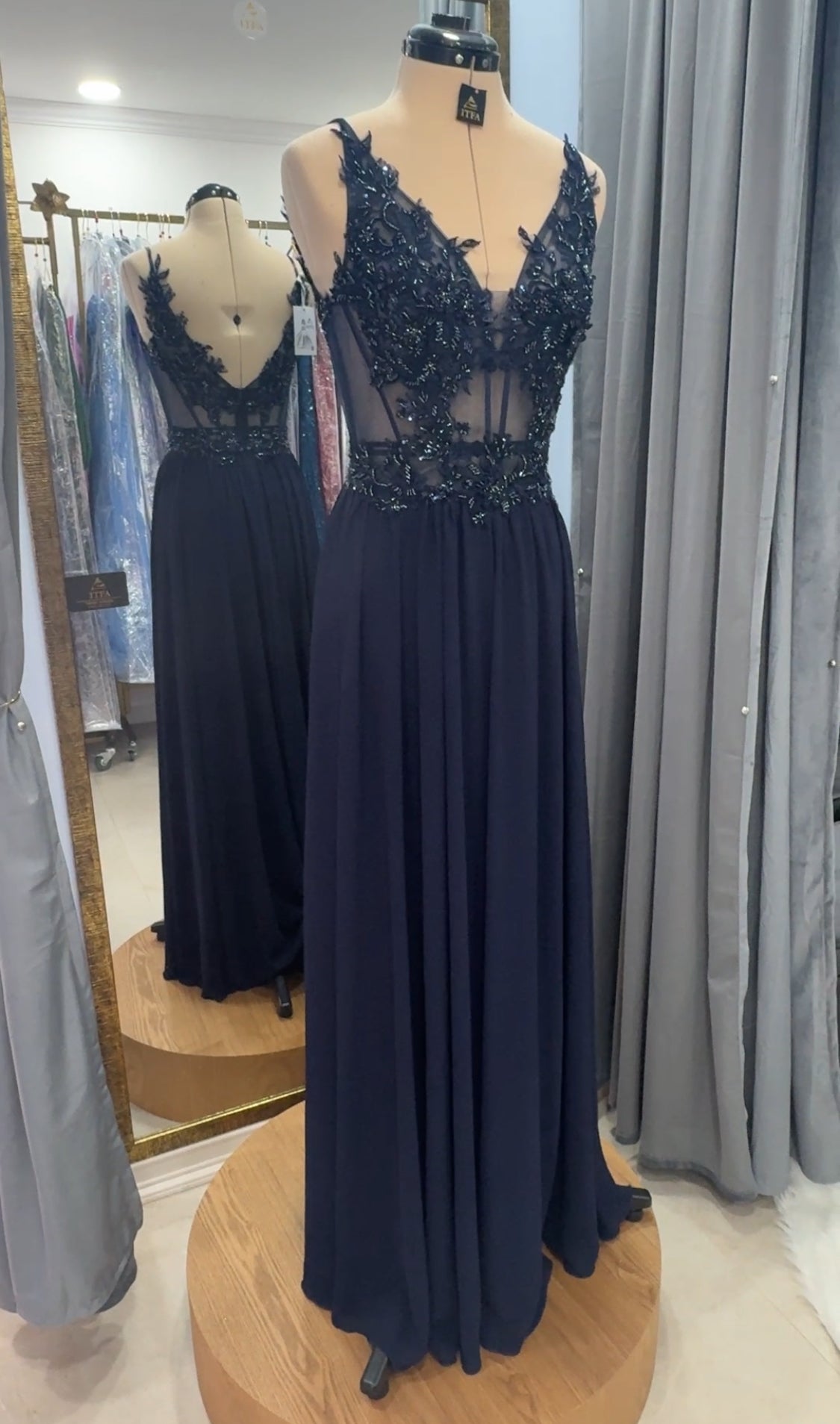 Vestido fiesta corset azul profundo.