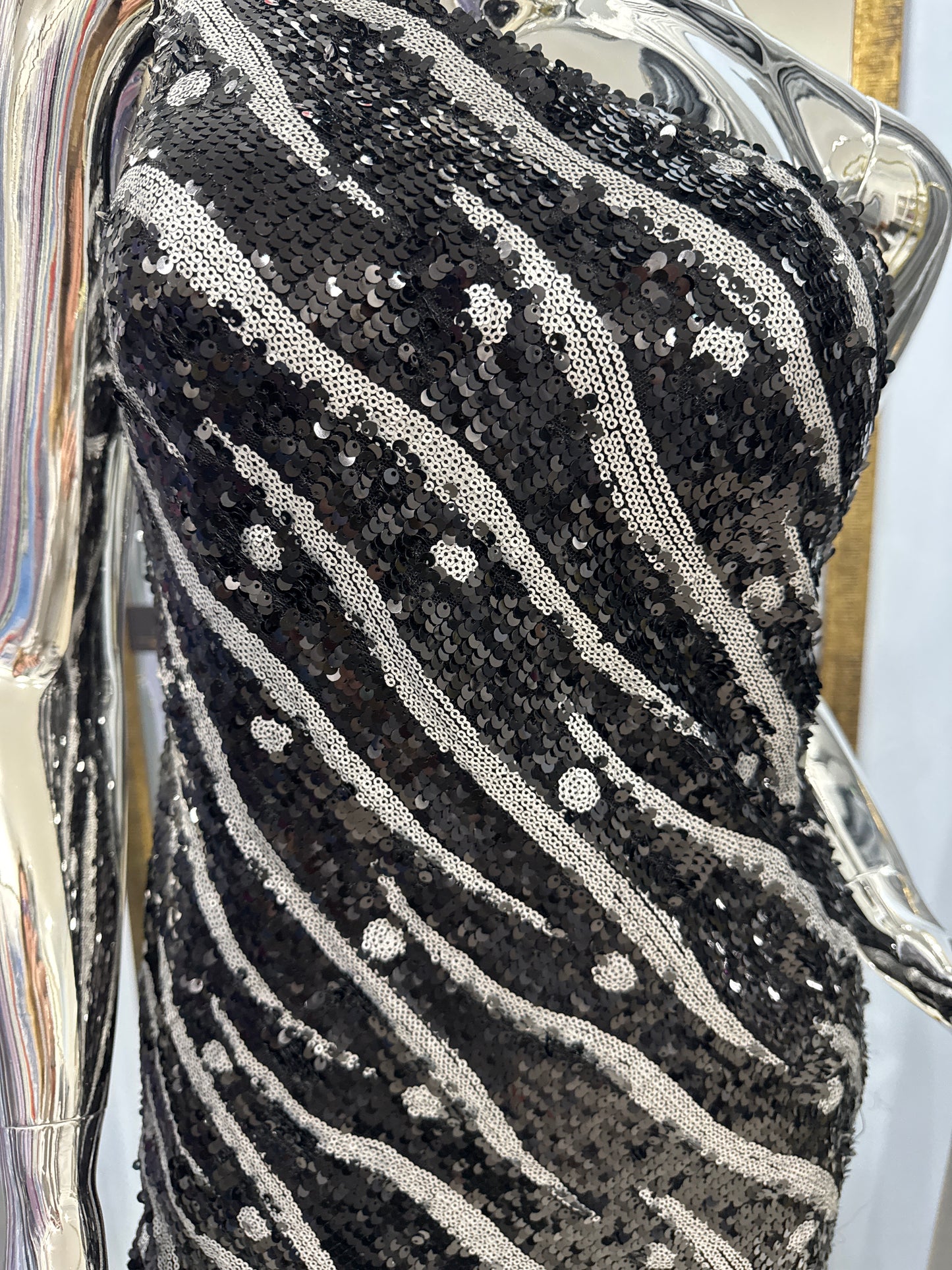 Vestido corto Black Silver de lentejuelas – Talla M | Cinderella’s Dresses USA