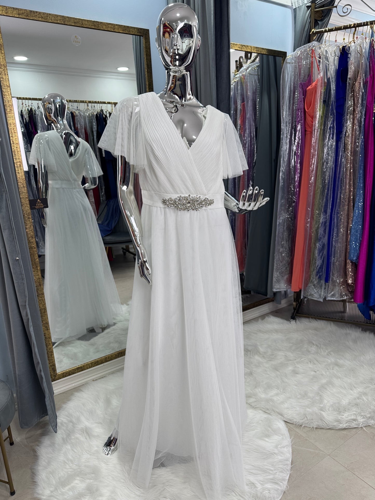 Vestido Ivory Largo de Tul con Aplicación y Escote Cruzado | Talla XL