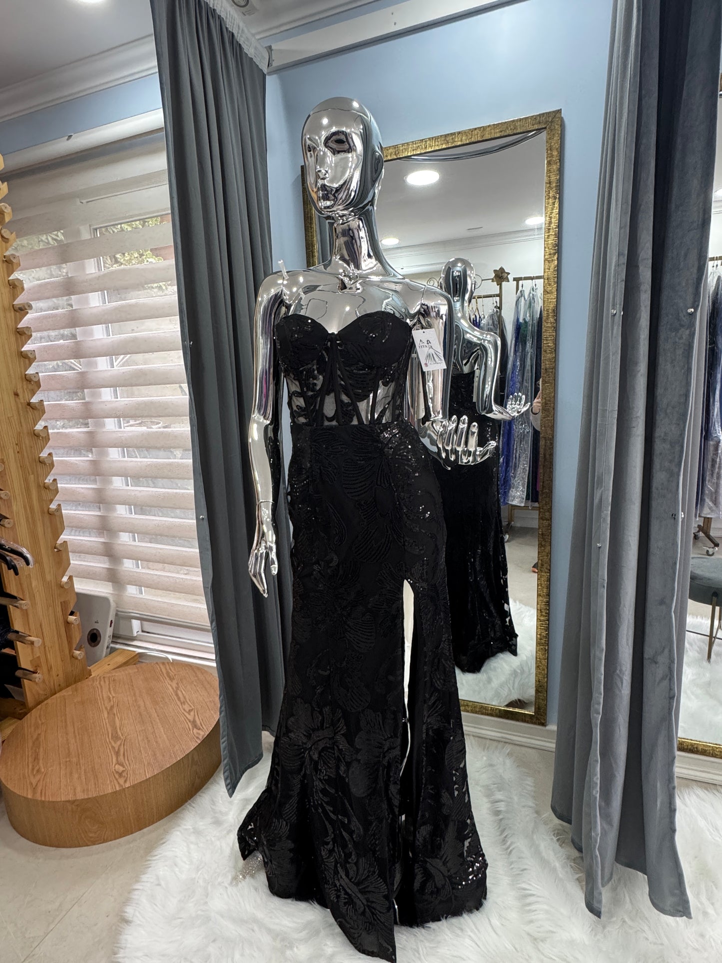 Vestido Sirena Negro con Corset Transparente y Lentejuelas