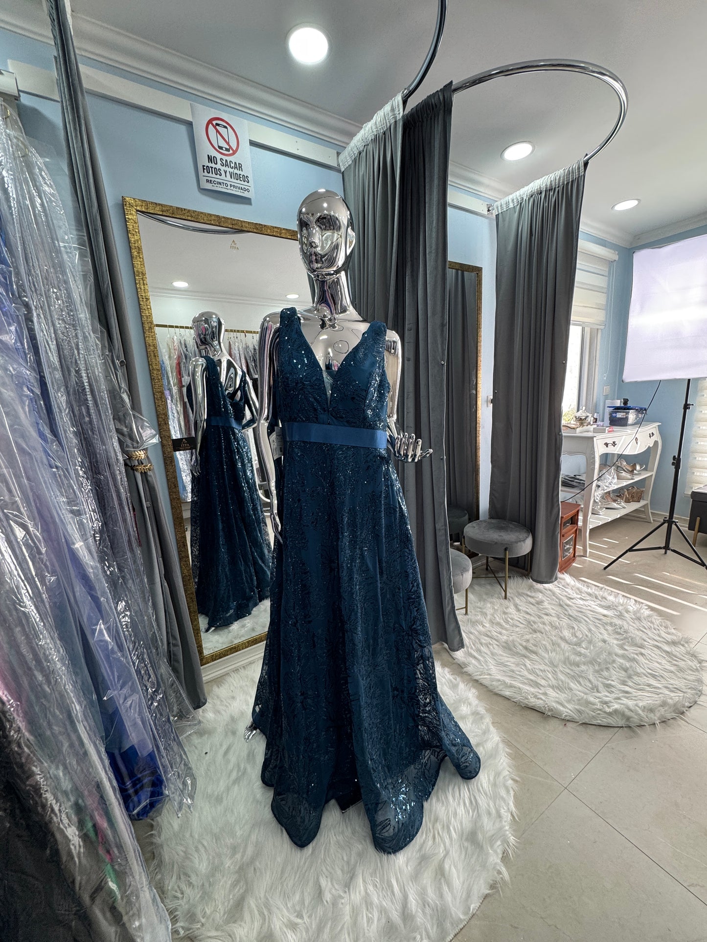 Vestido de fiesta azul petróleo bordado con lentejuelas XL–2XL