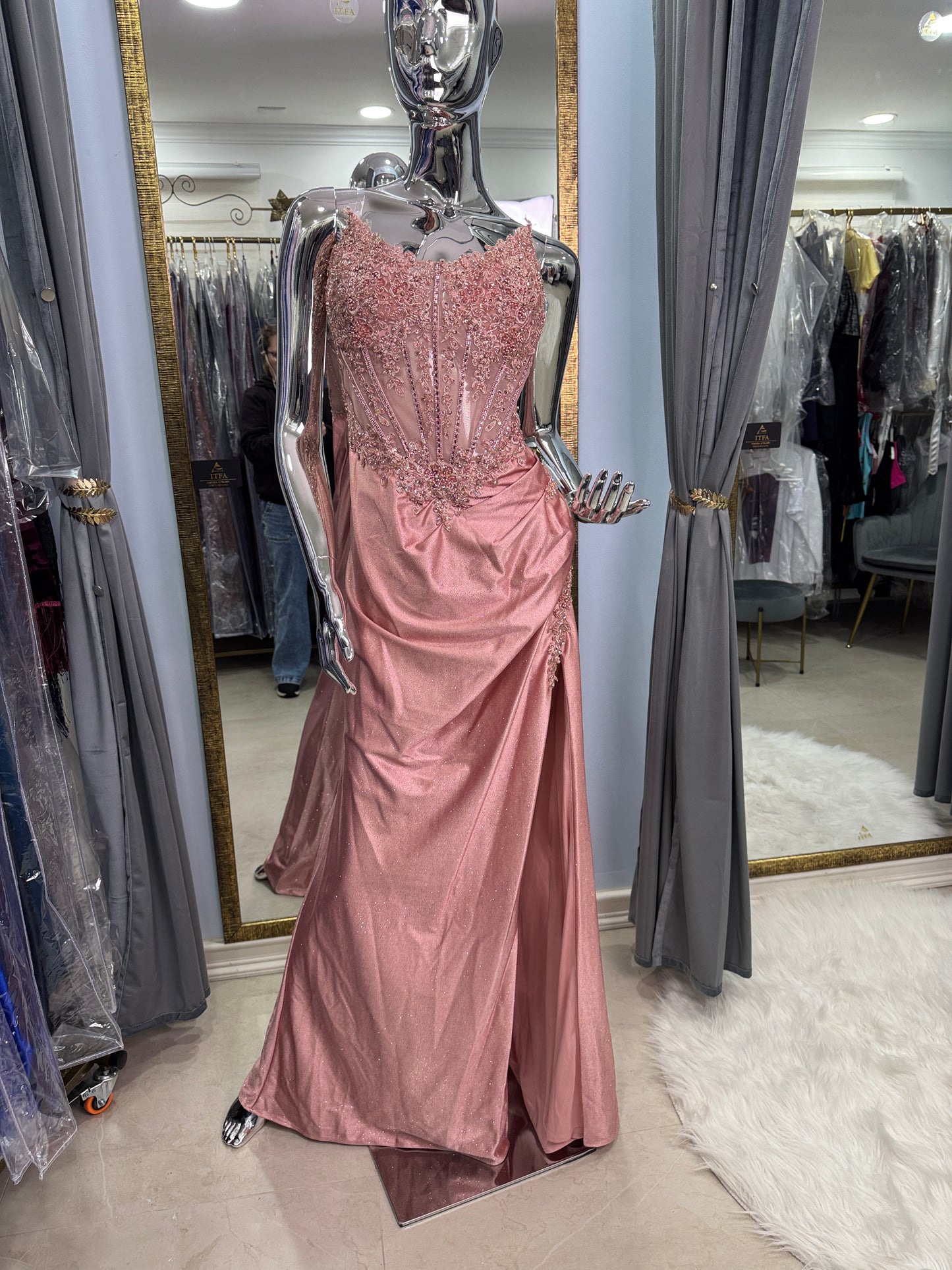 Vestido de fiesta rosa coral / rose gold