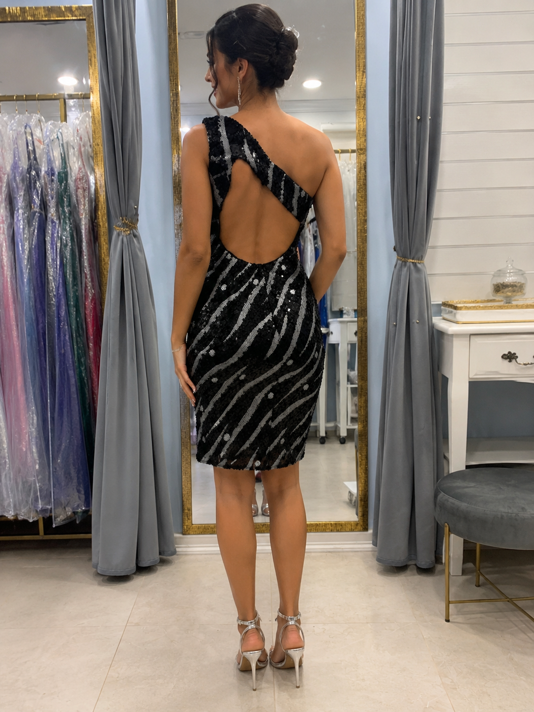 Vestido corto Black Silver de lentejuelas – Talla M | Cinderella’s Dresses USA