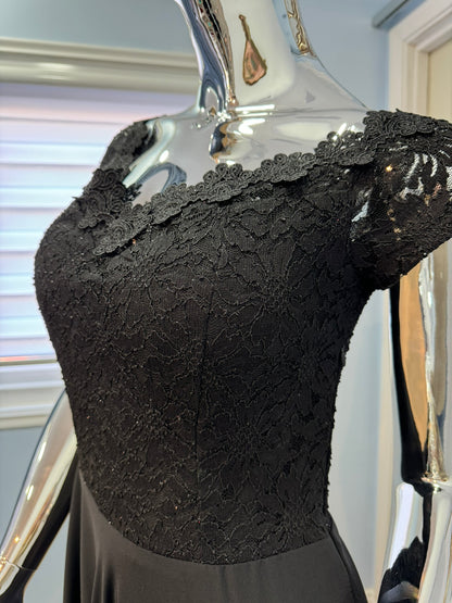 Vestido negro largo, modelo Paris.