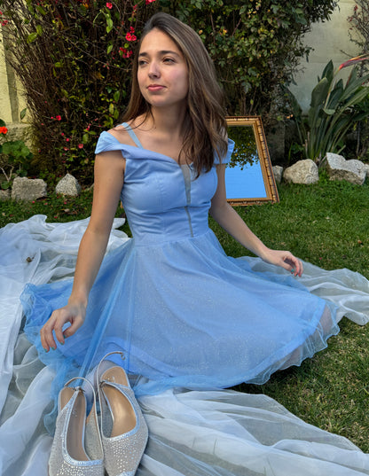 Vestido corto de fiesta Modelo Encanto, Celeste.