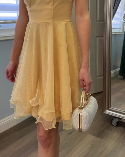 Vestido Amarillo corto Modelo Sun