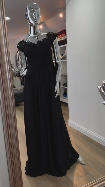 Vestido negro largo, modelo Paris.